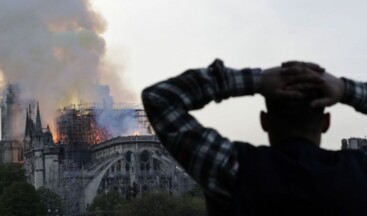 Notre Dame Katedrali dün yandı
