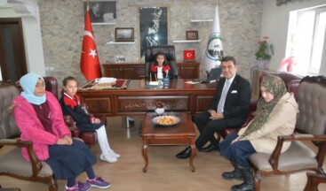 Başkan Demir koltuğunu Çocuklara Bıraktı