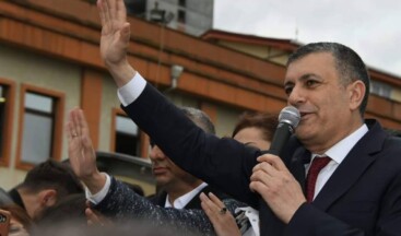 Kemal Deniz Bozkurt, Mazbatasını Alıp Başkanlık Koltuğuna Oturdu