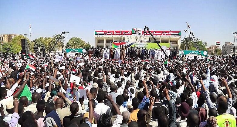Sudan’da protestocular sivil yönetim talep ediyor
