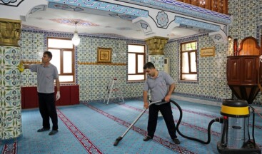ATAŞEHİR’DE CAMİLERDE RAMAZAN TEMİZLİĞİ
