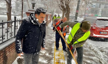 Ardahan Belediye ekiplerinin karla mücadele çalışmaları