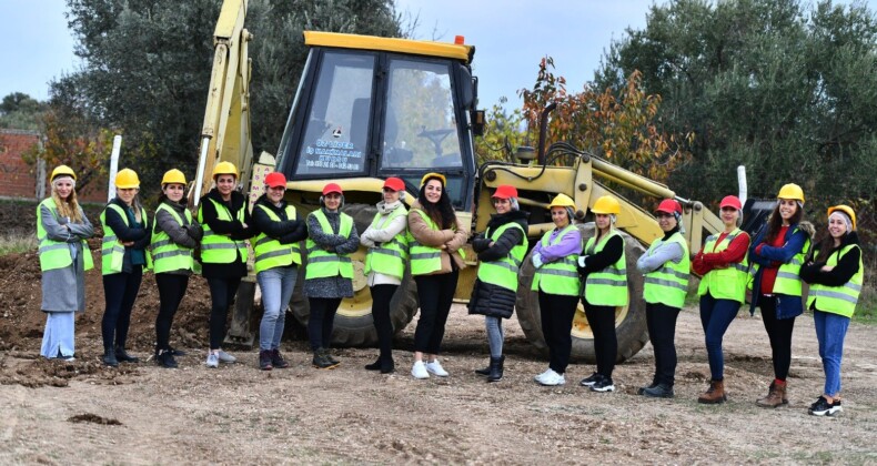 İzmir’de kadınlar her işi yapar