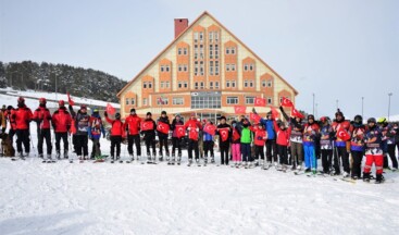 Ardahan Yalnızçam Kayak Merkezi’nde kayak sezon açıldı