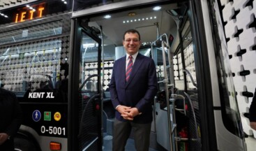 İBB Başkanı İmamoğlu yeni metrobüsleri test etti
