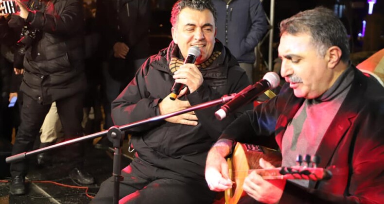 Ardahan’da THM Sanatçısı Erdal Erzincan Konseri Vardı