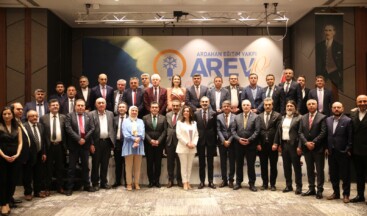 AREV, Eğitim Gönüllülerini Buluşturduğu Gece Muhteşem Oldu