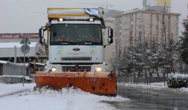 Ataşehir Belediye Ekipleri Karla Mücadelesi Devam Ediyor