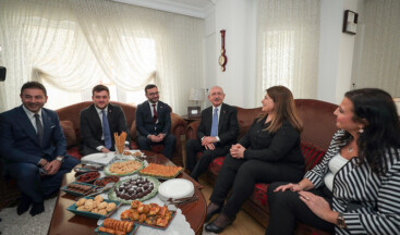 Kılıçdaroğlu, Nilüfer Tatar’ı Ataşehir’de Evinde Ziyaret Etti