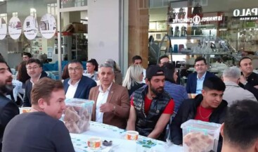 Ataşehir Yeni Çamlıca Mahallesi Esnafı İftar Verdi