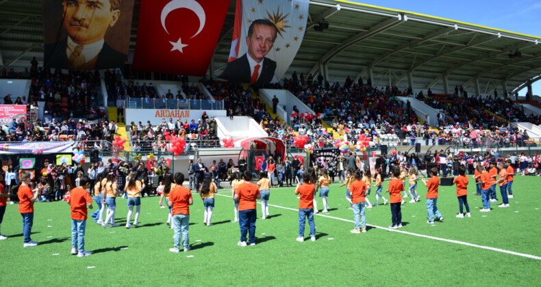Ardahan’da 23 Nisan Çocuk Bayramı Coşkuyla Kutlandı
