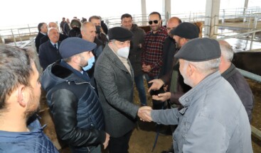 Başkan Demir, Kapalı Hayvan Pazarını Ziyaret Etti