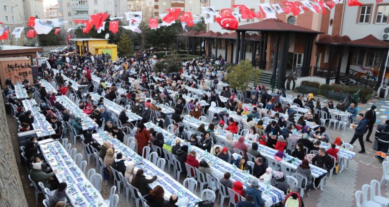 Kartal Belediyesi İki Yıl Aradan Sonra Yoğun Ramazan Sofrası