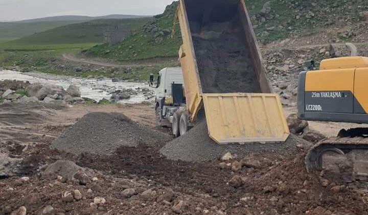 Ardahan Köprülü Beldesi’nde Kanalizasyon Çalışması Başladı