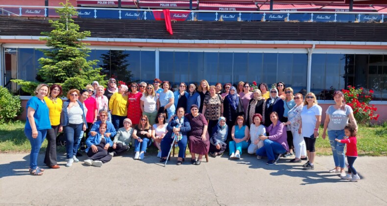 Göleli 65 Kadın Erdek’te Buluştu