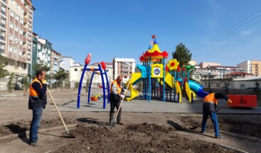 Kars Belediyesi Parklarda Bakım-Onarım ve Yıkama Çalışmaları