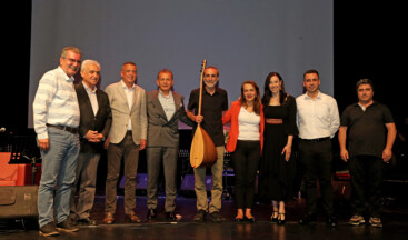 Ünlü Bağlama Sanatçısı Cengiz Özkan, Ataşehir’de Konser Verdi