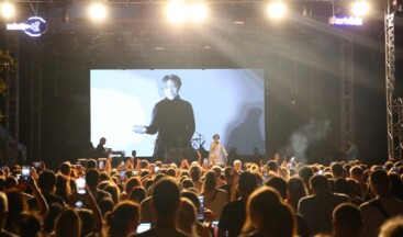 Kadıköy Kalamış Yaz Festivali Nazan Öncel Konseriyle Başladı