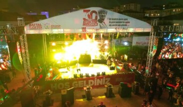Ataşehir’de Zafer Bayramı 100. Yıl Dönümü Coşkuyla Kutlandı