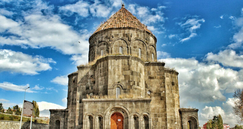 Kars 12 Havariler Kilisesi