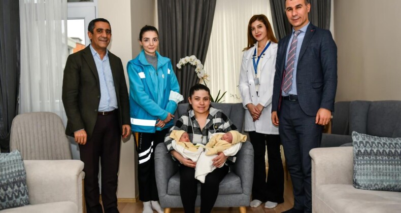 Esenyurtlu Üçüzlerin Bez ve Mamaları Belediyeden