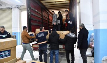 Esenyurt Belediyesi 20 TIR Malzeme Deprem Bölgesine Gönderdi