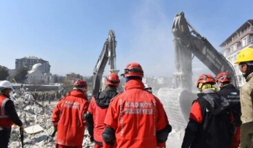 Kadıköy Belediyesi Depremin Yaralarını Sarıyor