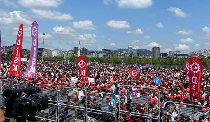 1 Mayıs’ta Emekçiler Meydanlarda Buluştu