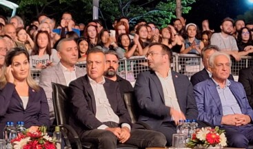 Ağam Bizimle Eğlenir!