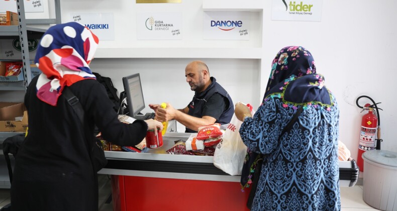 Ataşehir’de Sosyal Marketlere İlgi Artıyor