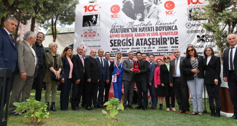 Atatürk’ün Kıyafetleri Ataşehir’de Sergileniyor
