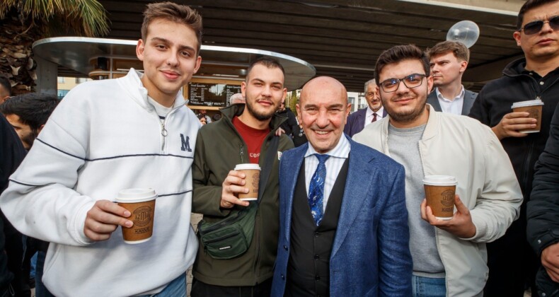 İzmirli Kahve’nin ikinci şubesi Bornova’da açıldı