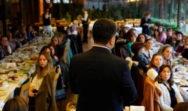 Onursal Adıgüzel, Ataşehirli Kadınlar İle Bir Araya Geldi