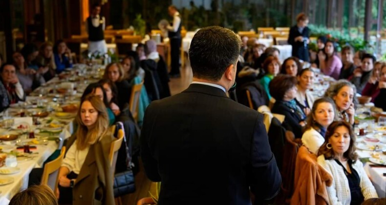Onursal Adıgüzel, Ataşehirli Kadınlar İle Bir Araya Geldi