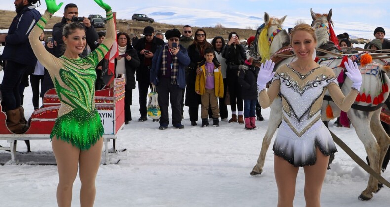 Naz Arıcı ile Elif Sırma Özel’den Çıldır Gölü Üzerinde Gösteri