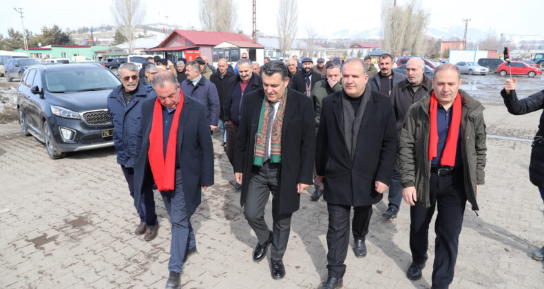 CHP Heyeti Ardahan Esnafını Ziyaret Etti