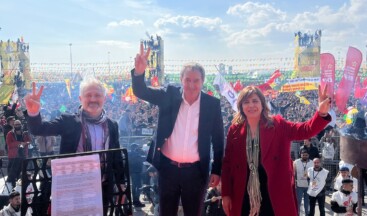 DEM Parti’nin İstanbul Nevruz Kutlamasına Binlerce Kişi Katıldı