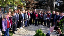 Onursal Adıgüzel, Ataşehir Trabzonlular Derneğini Ziyaret Etti