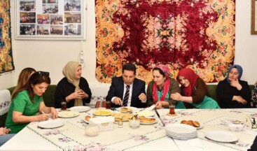 Başkan Özer, Göle Kadınlar Meclisi Kooperatifini Ziyaret Etti