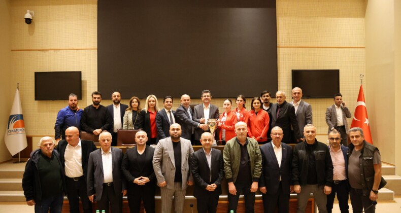 İşitme Engelliler Spor Kulübü, Başkan Çerkez’i ziyaret etti