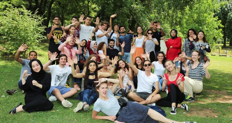 Ataşehirli Öğrenciler, Dünya Gençleriyle Buluşuyor