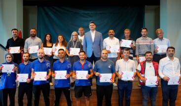Ataşehir Belediyesi Çalışanları Ödülendiriyor