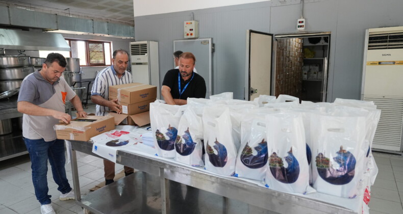 Üsküdar’da İhtiyaç Sahiplerine Konserve Dağıtımı