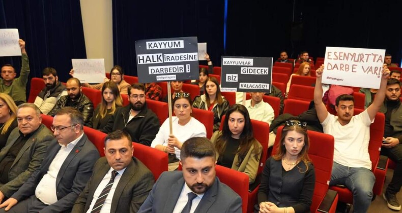 Ataşehir Belediye Meclisinde Kayyum Protestosu