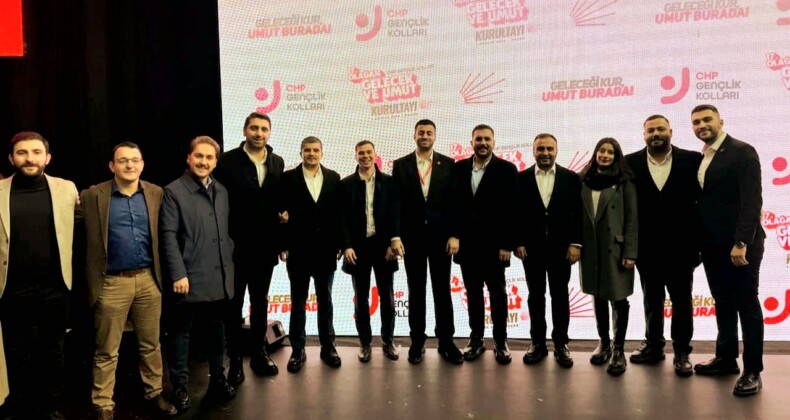 CHP’NİN GENÇLİK KOLLARI MYK’SINA ATAŞEHİR’DEN 2 İSİM KATILDI