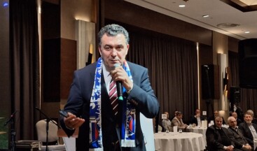 Başkan Demir, Serhat Ardahanspor Gecesinde Konser Verdi