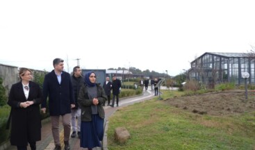 Başkan Adıgüzel, Yanında Koruma Olmadan Geziyor