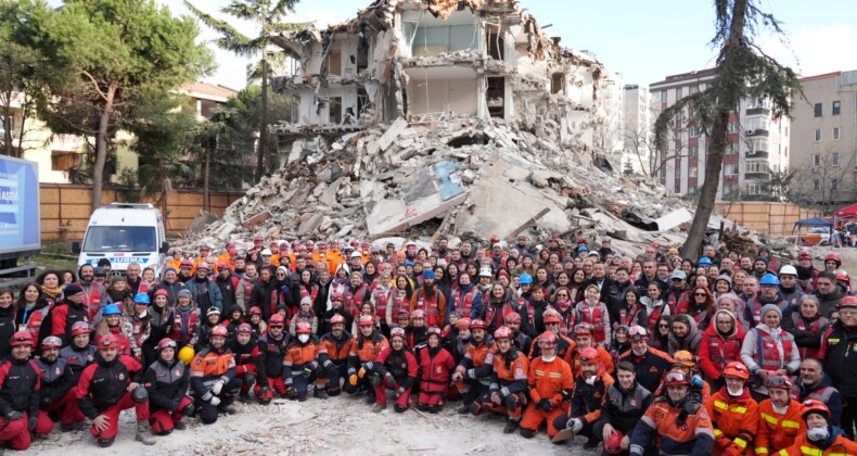 Başkan Kösedağı: Depremin Farkındayız, Çalışıyoruz