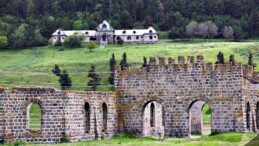 Kars Katerina Av Köşkü