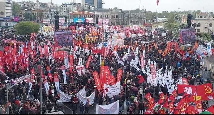 Kadıköy’de Coşkulu 1 Mayıs Kutlaması